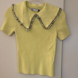 Zara never worn Yellow Short Sleeve Top with Embellished Collar